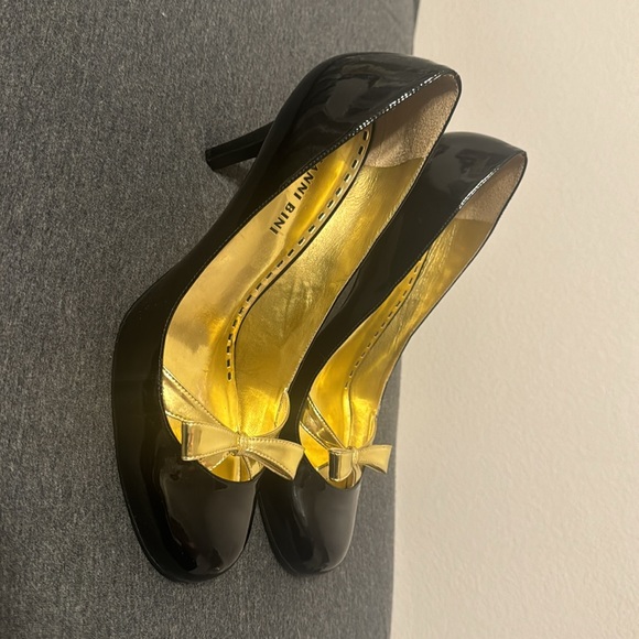 Black and gold heels pumps size women’s 10 - Picture 2 of 9